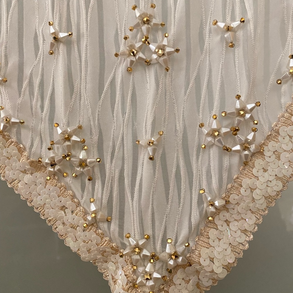 NWT Bridal shawl handmade beaded flower design fancy Chapel Veil scarf wrap